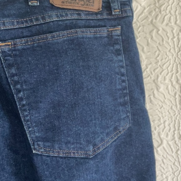 Wrangler Men's Deep Indigo Relaxed Jeans - Picture 5 of 10